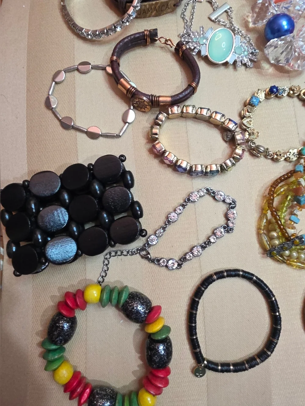 RESELLERS!!! LOT OF 27 BRACELETS KEEP OR RESELL - Picture 5 of 10